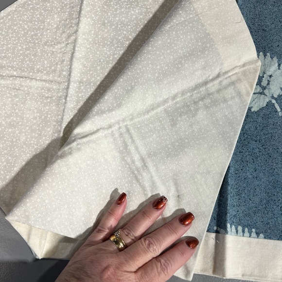 Leaf Pattern table runner - Picture 2 of 2